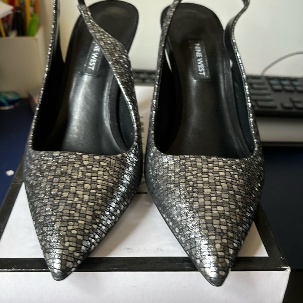 Nine West sling back  size 9M color Silver
